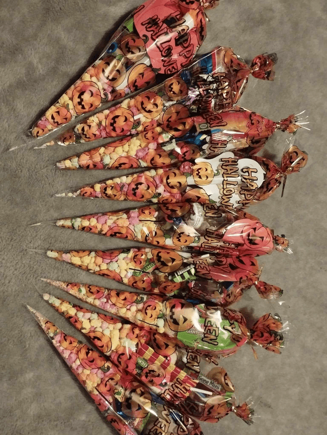 Halloween Sweet cones lrg